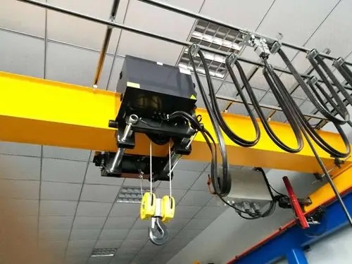 起重小車電纜采用滑軌還是拖鏈